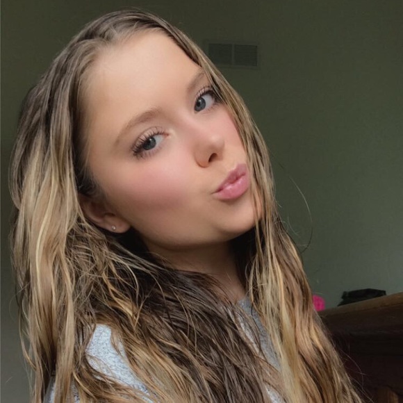 Meet your Posher, Trinity - Picture 1 of 1